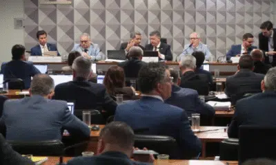 CPMI do INSS ouve assessor da Conafer e vota requerimentos; Cícero Marcelino é investigado por fraudes CPMI do INSS ouve assessor da Conafer e vota requerimentos; Cícero Marcelino é investigado por fraudes