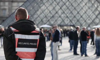 Museu do Louvre reabre após roubo de joias, mas Galeria de Apolo segue fechada Museu do Louvre reabre após roubo de joias, mas Galeria de Apolo segue fechada
