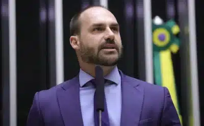 Comissão de Ética da Câmara avalia processo contra Eduardo Bolsonaro e arquivamento possível Comissão de Ética da Câmara avalia processo contra Eduardo Bolsonaro e arquivamento possível