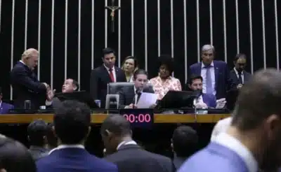 Câmara retira MP 1303 da pauta após disputa entre governo e centrão Câmara retira MP 1303 da pauta após disputa entre governo e centrão