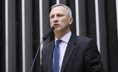 Oposição celebra vitória contra MP 1303: “Vitória contra irresponsabilidade fiscal” Oposição celebra vitória contra MP 1303: “Vitória contra irresponsabilidade fiscal”