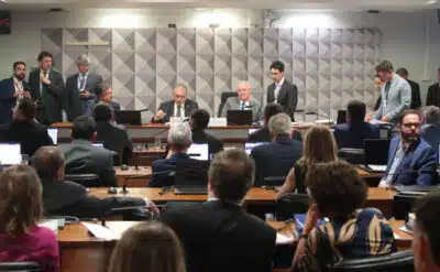 Centrão busca rejeição do governo em projeto do IOF, aponta candidato à Presidência Centrão busca rejeição do governo em projeto do IOF, aponta candidato à Presidência