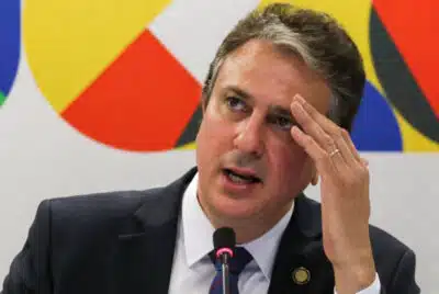 Comissão da Câmara chama Camilo Santana para discutir vagas de Medicina do MST Comissão da Câmara chama Camilo Santana para discutir vagas de Medicina do MST
