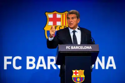 Presidente do Barcelona expressa mágoa e pede homenagem a Messi: ‘Tributo que ele merece’ Presidente do Barcelona expressa mágoa e pede homenagem a Messi: ‘Tributo que ele merece’