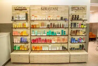 Kering, proprietária da Gucci, pode vender divisão de beleza da L’Oréal por US$ 4,7 bilhões Kering, proprietária da Gucci, pode vender divisão de beleza da L’Oréal por US$ 4,7 bilhões