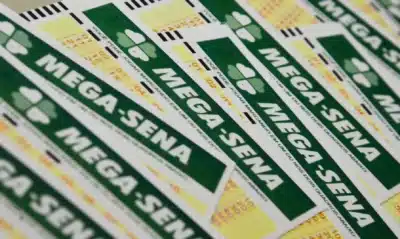 Mega-Sena: Confira as dezenas sorteadas e prêmio de R$ 20,4 milhões! Mega-Sena: Confira as dezenas sorteadas e prêmio de R$ 20,4 milhões!