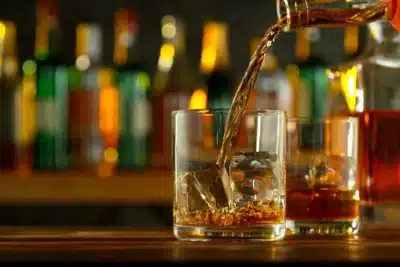 PF intensifica operações em SP, SC e MG contra bebidas adulteradas com metanol