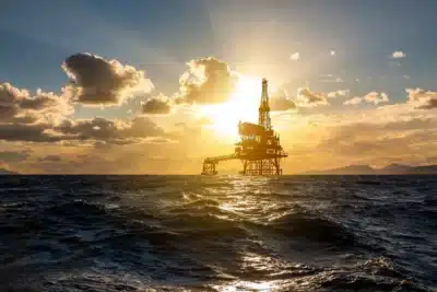 Petróleo despenca com esperança de cessar-fogo Israel-Hamas