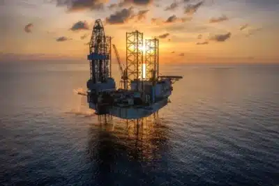Opep+ decide: Petróleo atinge nível mais baixo em 5 meses