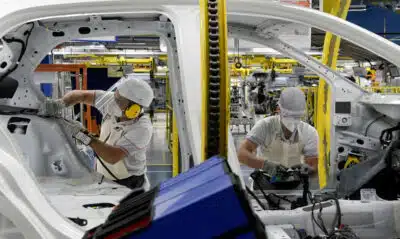 Atividade econômica brasileira avança 0,4% em agosto, aponta Banco Central Atividade econômica brasileira avança 0,4% em agosto, aponta Banco Central
