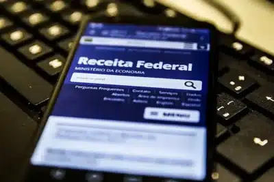 Especialista critica: Isenção de IR é “cortina de fumaça” para trabalhadores