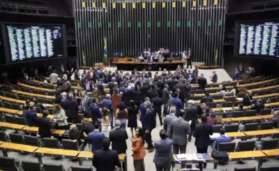 Oposição celebra fim da MP sobre IOF: “Brasil não aguenta mais impostos”