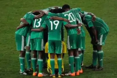 Avião da seleção da Nigéria realiza pouso de emergência antes de jogo das Eliminatórias