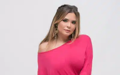 Geisy Arruda volta a usar vestido rosa que a consagrou há 16 anos Geisy Arruda volta a usar vestido rosa que a consagrou há 16 anos