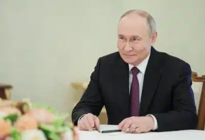 Putin propõe Budapeste como local para negociações de paz na Ucrânia