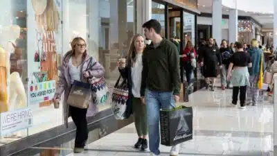 Varejo no Brasil: Crescimento Misturado em Outubro e Desaceleração Revelada pelo IVS