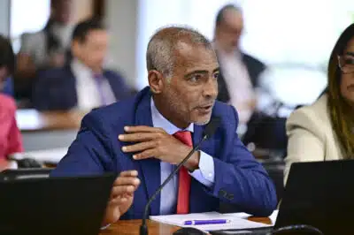 Projeto de Lei Profissionaliza Arbitragem no Futebol Brasileiro e Busca Soluções para Erros