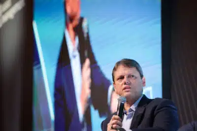 Tarcísio Fontes Defende Prisão Perpétua e Modelo Salvadoriano em Debate Urgente