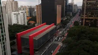 Inflação surpreende: IPCA-15 dispara e infla a meta do Banco Central!