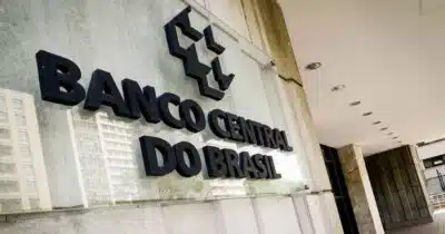 Banco Central Isenta Clientes Bancários de Tarifas em Novo Comunicado