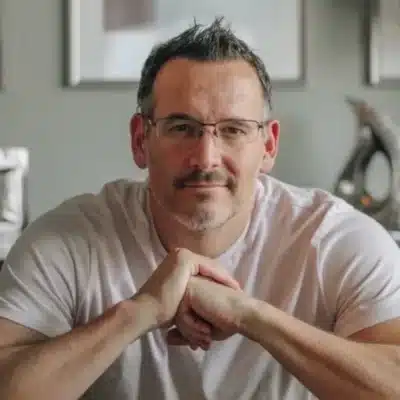 Curtis Forbes lança MustardHub: inovação para reter talentos e impulsionar resultados