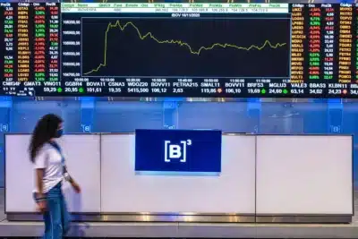 Ibovespa Busca Estabilidade em Dia de Recordes e Incertezas no Mercado