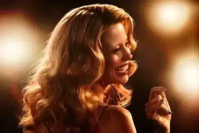 Atriz Mia Goth Surpreende: Descobre Raízes Brasileiras de Neta de Atriz do Cinema Novo