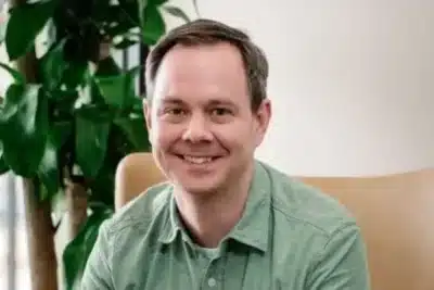 Hamilton Descobre Oportunidade em Mercado de Aposentados e Impulsiona Startup de Sucesso