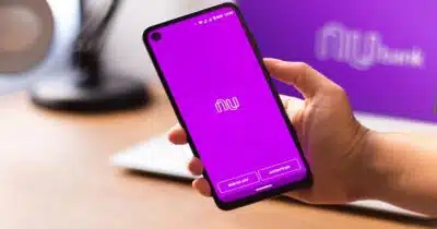 Nubank cobra taxa de R$6,50 por saques no cartão de débito – Saiba mais!