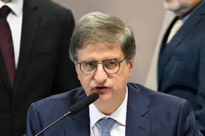 Paulo Gonet é reconduzido à PGJ com votos divididos no Senado – Polêmica!