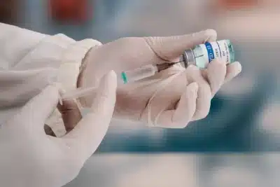 Butantã anuncia aprovação iminente de vacina de dose única para o PNI