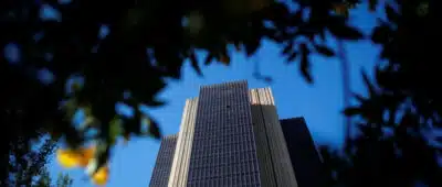 Analistas revisam projeções de inflação para 2025 e mantêm expectativa da Selic alta