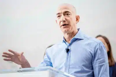 Jeff Bezos lança discurso otimista sobre IA na Italian Tech Week 2025