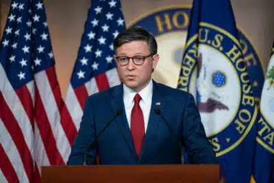 Kevin McCarthy Aposta em Votação Urgente para Reabrir Governo Federal!