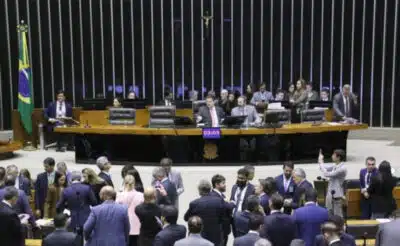 Câmara e Senado derrubam vetos cruciais em lei ambiental e remuneração do Senado