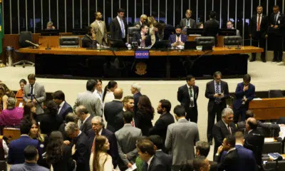 Câmara aprova lei que garante licença-paternidade com salário!