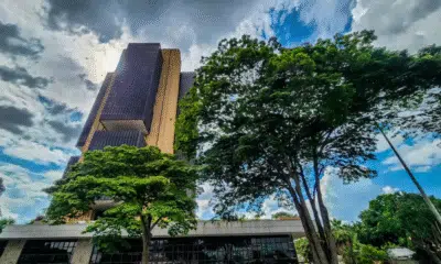 Brasil registra déficit recorde na conta corrente em outubro, com impacto na economia