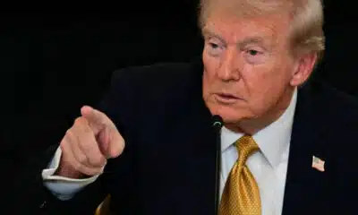 Trump Interrompe Jornalista com Insulto em Coletiva sobre Epstein