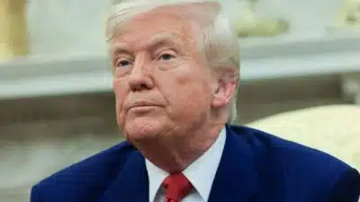 Trump assina fim do “shutdown” após 43 dias de paralisação no governo EUA