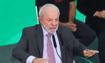 Lula busca ligação direta com Trump para negociar tarifas e paz na América Latina