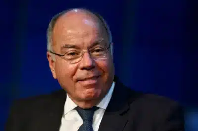 Brasil e EUA buscam solução para tarifas na reunião entre Vieira e Rubio