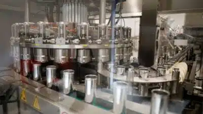 Produção industrial brasileira recua 0,4% em setembro, aponta o IBGE