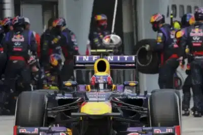 Mercedes quebra recorde com pit stop de 1,82 segundos em treino!