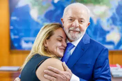 Lurian Cordeiro Lula da Silva recebe alta após internação em Niterói