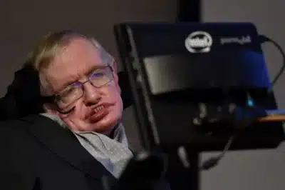 Stephen Hawking: Equação que revela a ‘evaporação’ de buracos negros