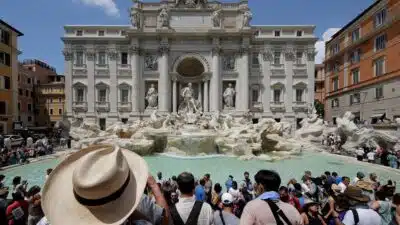 Fontana di Trevi: Turistas Pagarão para se Aproximar de Ícone de Roma!