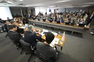 CPMI do INSS Amplia Investigação com Convocação de Zema, Vorcaro e Rejeita Lula Jr