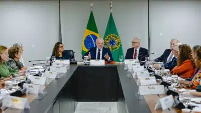 Lula Defende Diálogo e Planejamento para 2026: Estratégia e Desafios Revelados