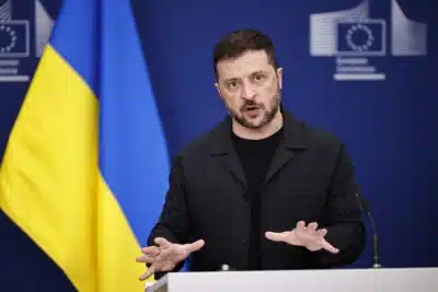 Zelensky Revela Concessões em Plano Americano para Fim da Guerra na Ucrânia