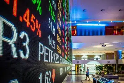 Ibovespa Quebra Recorde Duplo com Expectativa de Queda nos Juros e Dólar em Queda!